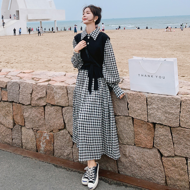 Váy kẻ sọc cổ điển