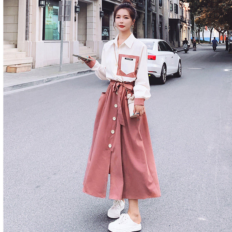 Váy áo sơ mi khâu màu tương phản thích hợp