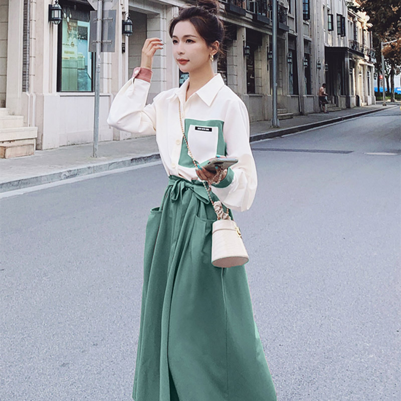Váy áo sơ mi khâu màu tương phản thích hợp