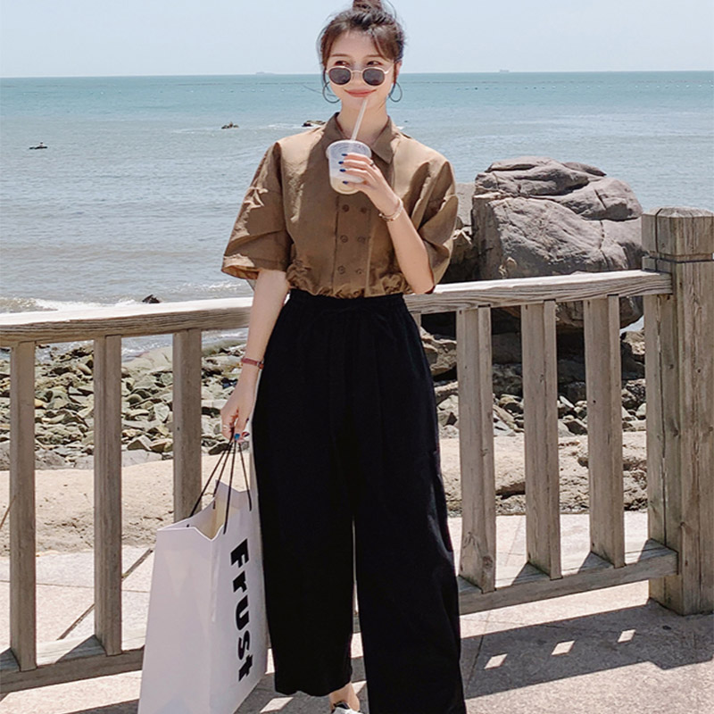 Bộ đồ giải trí phong cách phương Tây