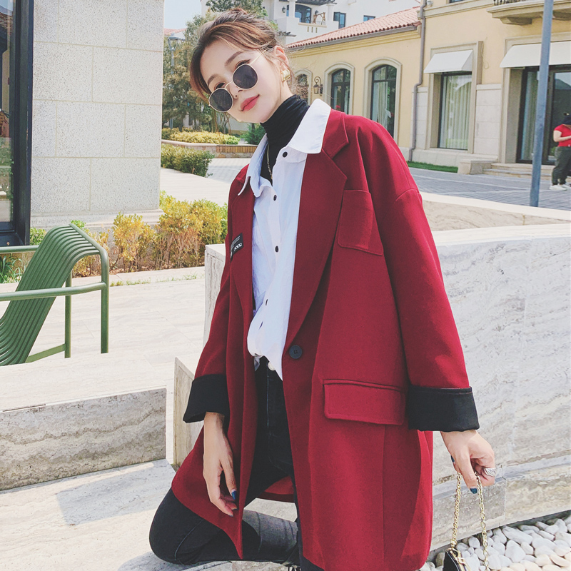 Bộ đồ dài giữa màu đỏ tía