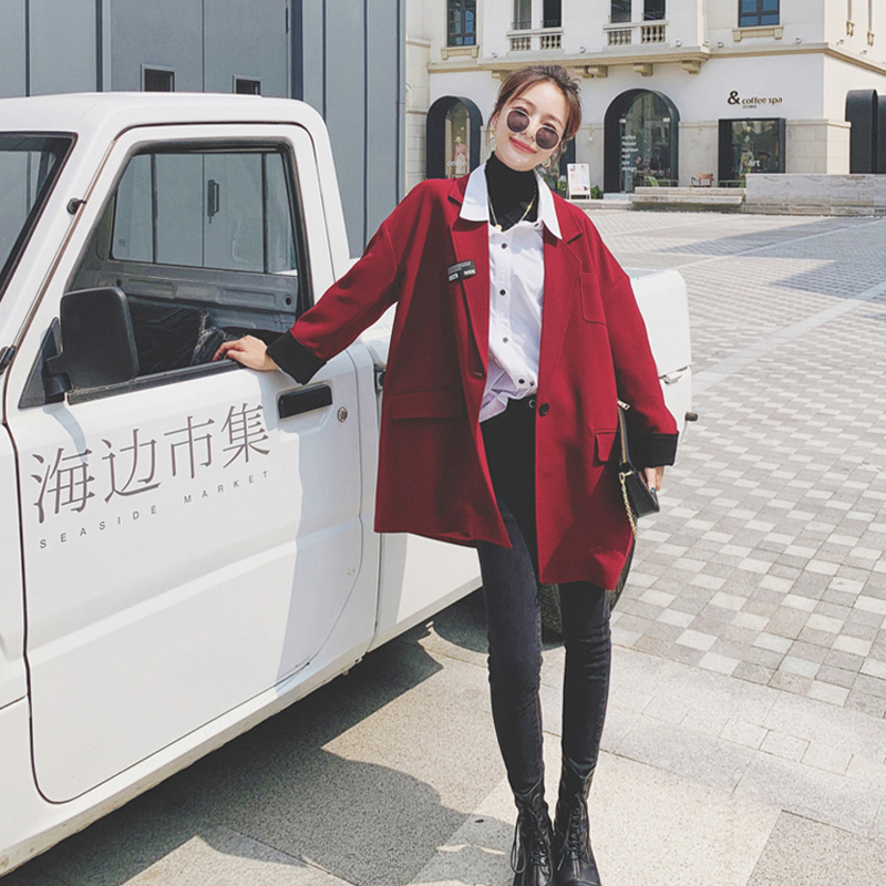 Bộ đồ dài giữa màu đỏ tía