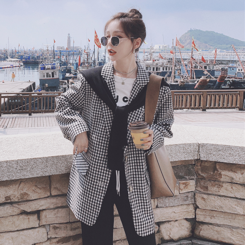 Bộ đồ khăn choàng kẻ sọc đen trắng