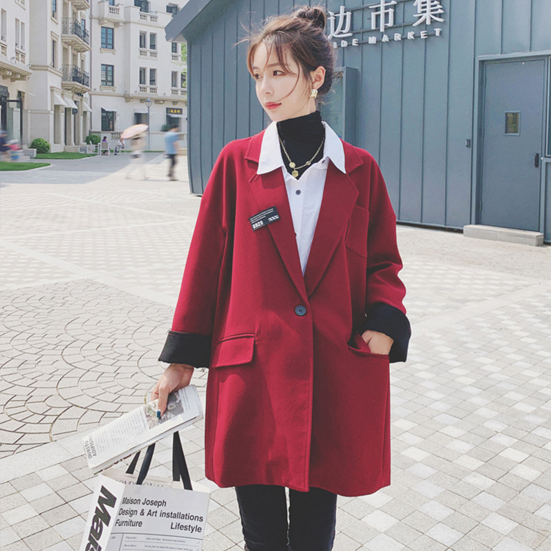 Bộ đồ dài giữa màu đỏ tía